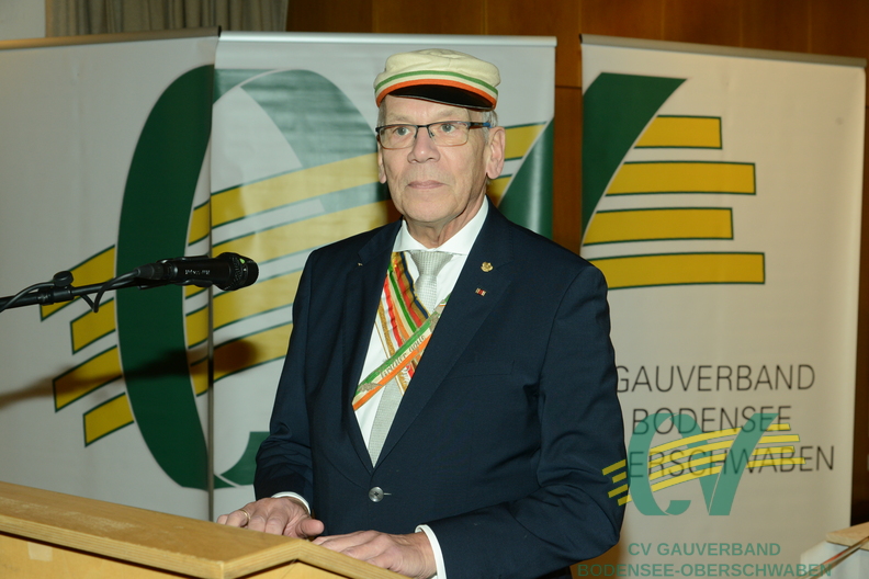 Cartellbruder Claus-Michael Lommer (R-Bl), CV-Rats- und AHB-Vorsitzender, beim Gespräch in Ravensburg.
