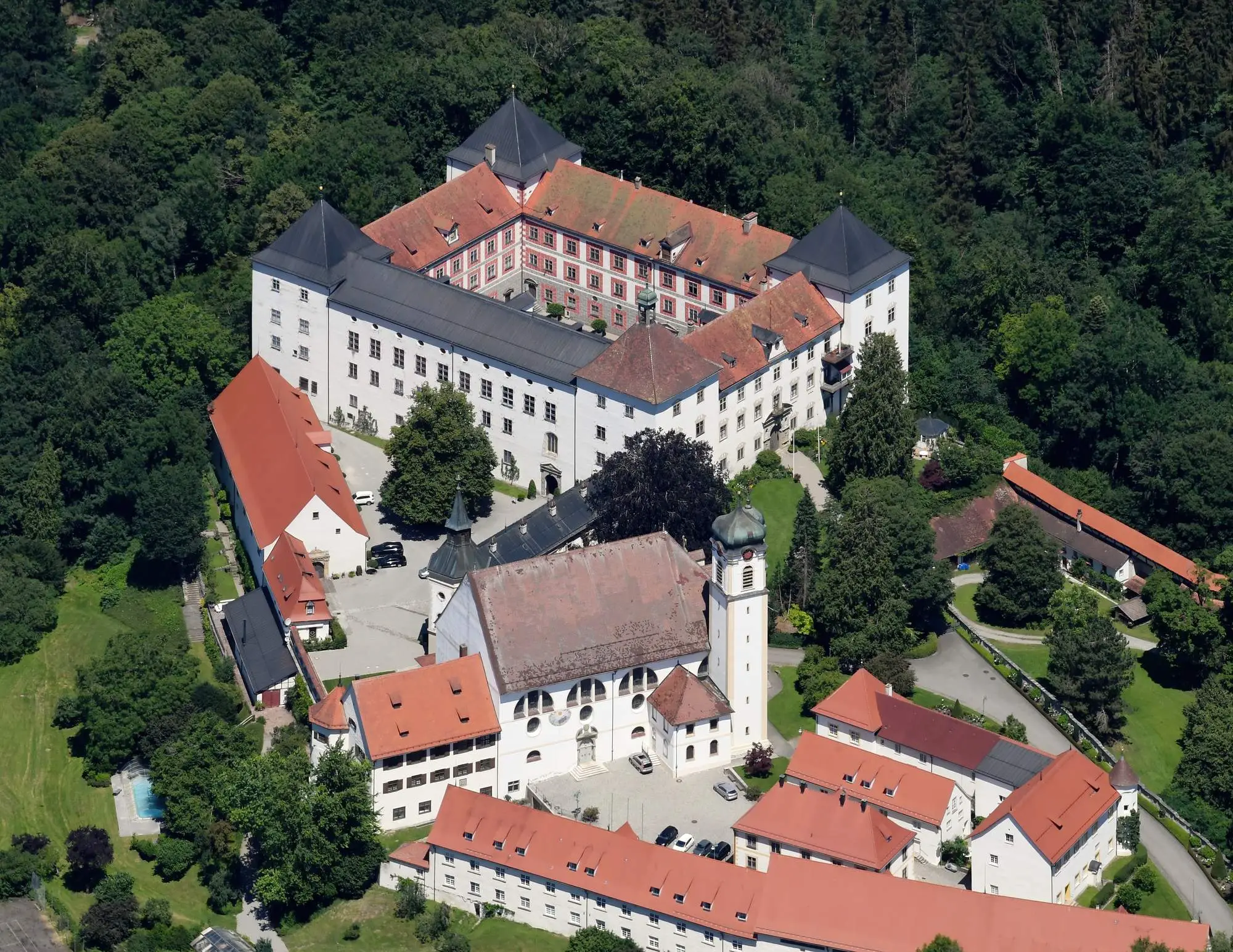 Schloss Wolfegg von Süden — Station der Arma-Christi-Kreuze-Exkursion.