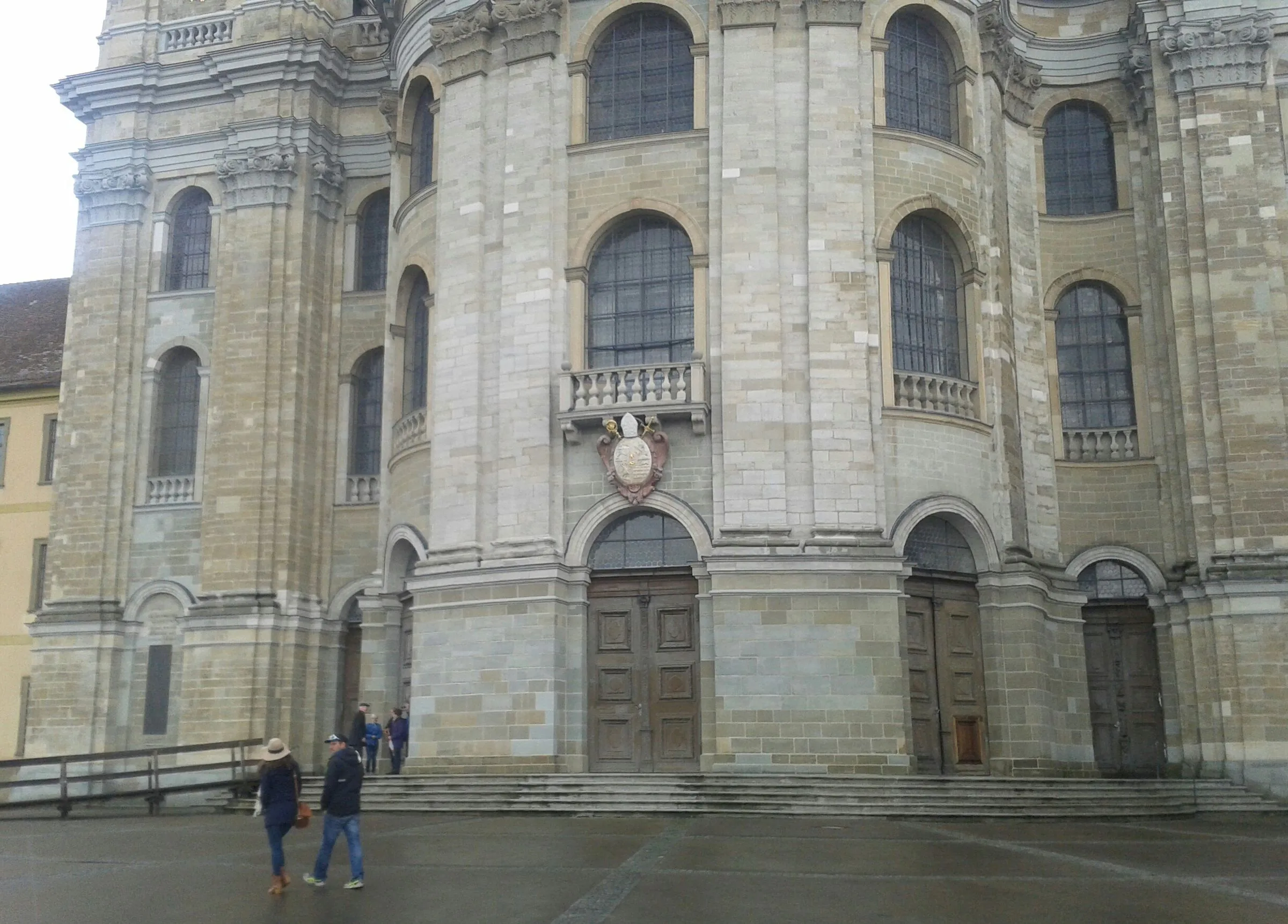 Fassade der St.-Martins-Basilika in Weingarten — Ort des Vorort-Seminars.